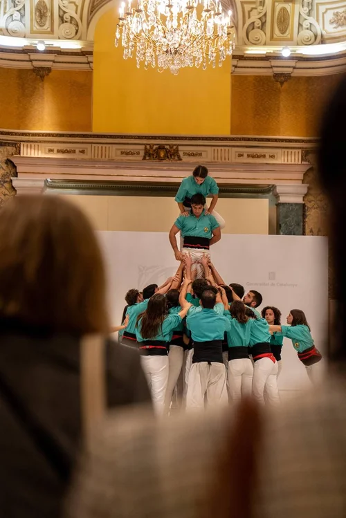 Pillar dismounting - Our castellers