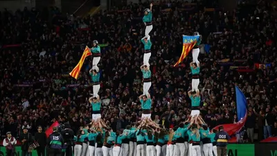 Pilars del Barça amb banderes